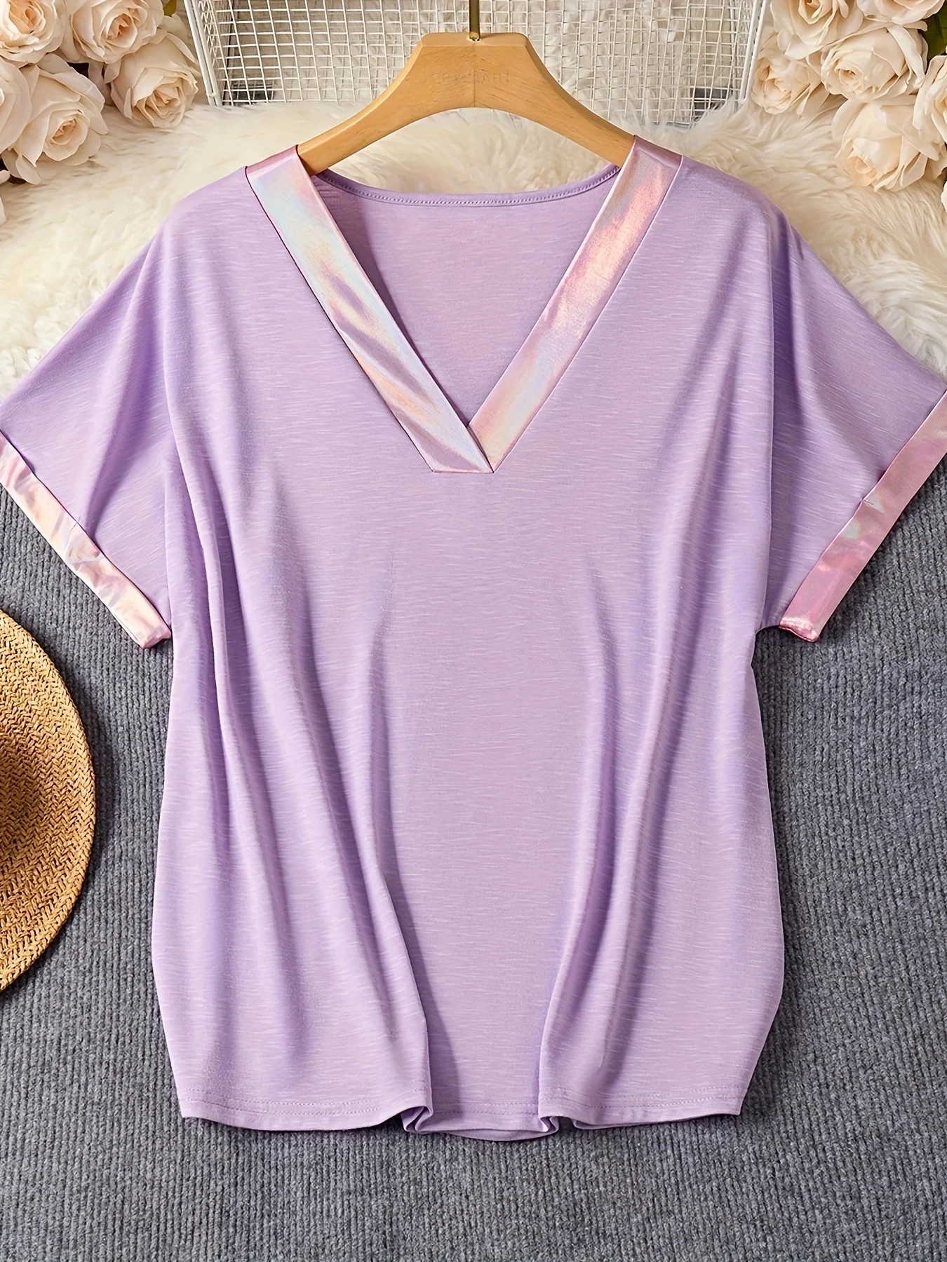 

Женская однотонная футболка больших размеров с короткими рукавами и металлическим топом