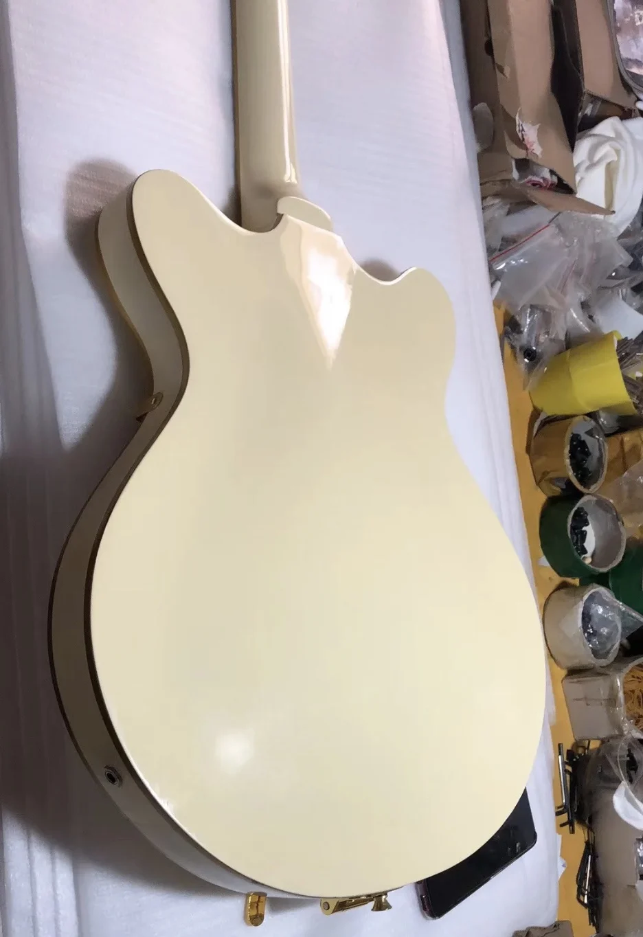 Custom Grets Style Electric Guitar in Cream White and Finish Glossing