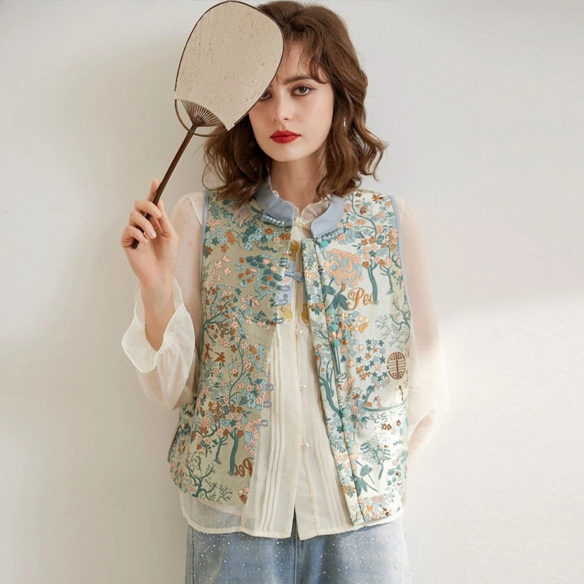 LOUISYAO 2026 Spring  Women's Vest Elegant Jacquard Frog Button Sleeveless Color Contrast All-Match Fashion Ladies Waistcoat