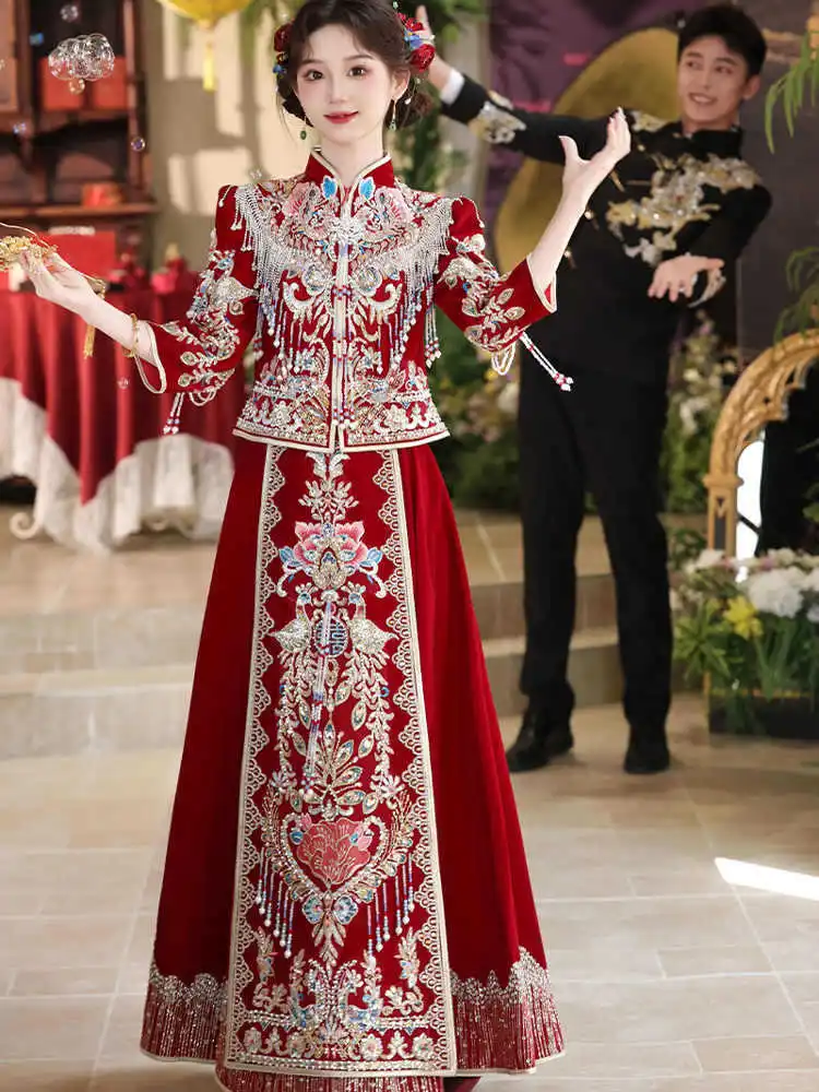 

Элегантный Cheongsam с кисточками и вышивкой в китайском стиле, блестящие блестки, бисер, свадебное платье, свадебный комплект, одежда для тостов невесты