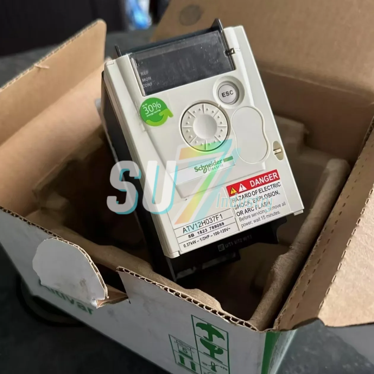 Nouveau convertisseur de fréquence en boîte ATV12H018M2X ATV12H018M3 ATV12H037F1