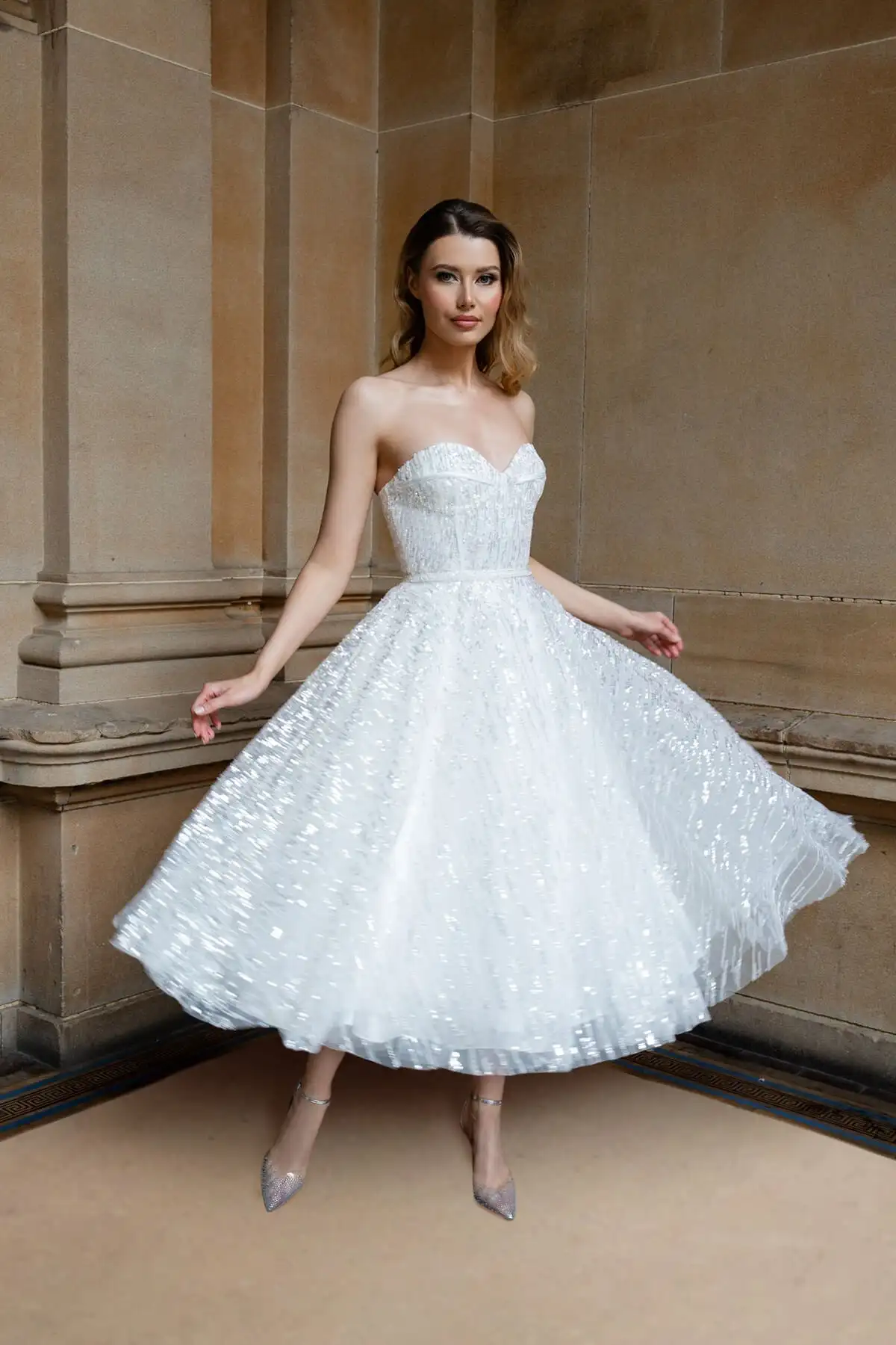 Sparkling Sequin Strapless Short Wedding Dress Tulle Sweetheart A-line Bridal Gown Elegant Charming Custom Wedding Dress