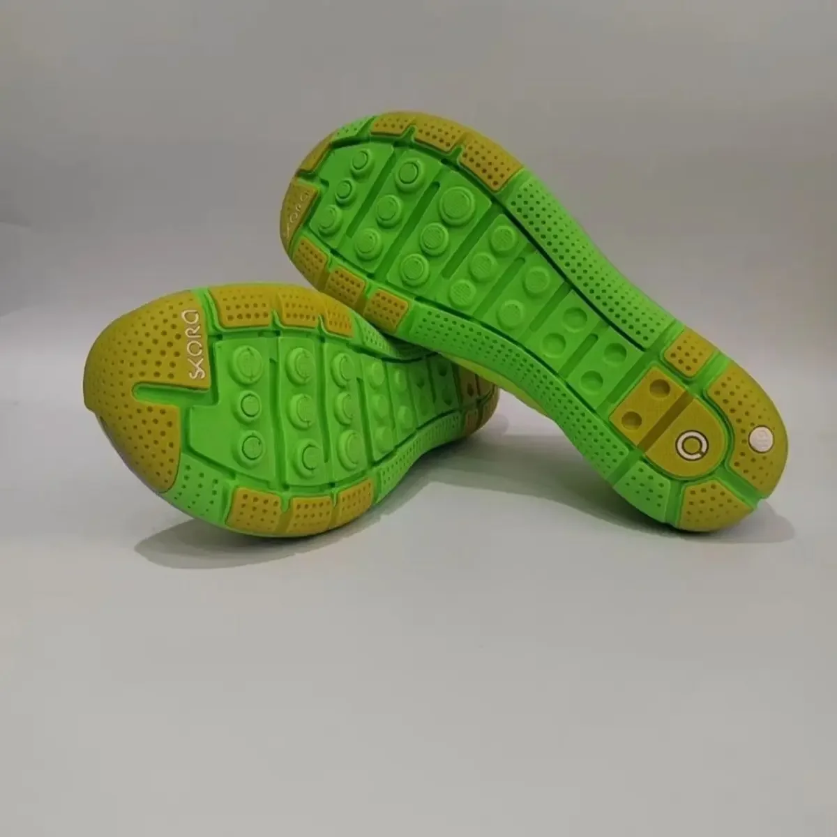 AMIMLAP Zapatillas de deporte informales antideslizantes a la moda para hombre, zapatillas transpirables para correr al aire libre, zapatillas de tenis de entrenamiento para caminar