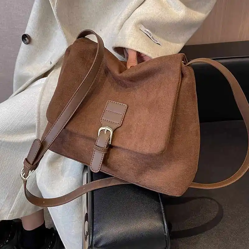 Zamszowa torba na ramię w stylu retro dla kobiet jesienno-zimowa dorywczo wszechstronne torby typu Crossbody francuska moda torebki o dużej