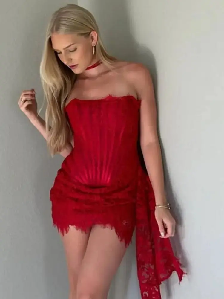 فساتين نسائية قصيرة مثيرة من الدانتيل الأحمر لحفلات أعياد الميلاد وحفلات الفتيات فستان قصير ساحر مع مشد بوستير