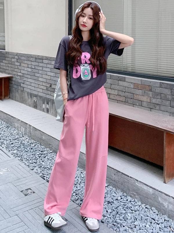 

Стильный корейский повседневный спортивный костюм для женщин: летний модный комплект из укороченной футболки с коротким рукавом и розовых широких брюк (двойка)