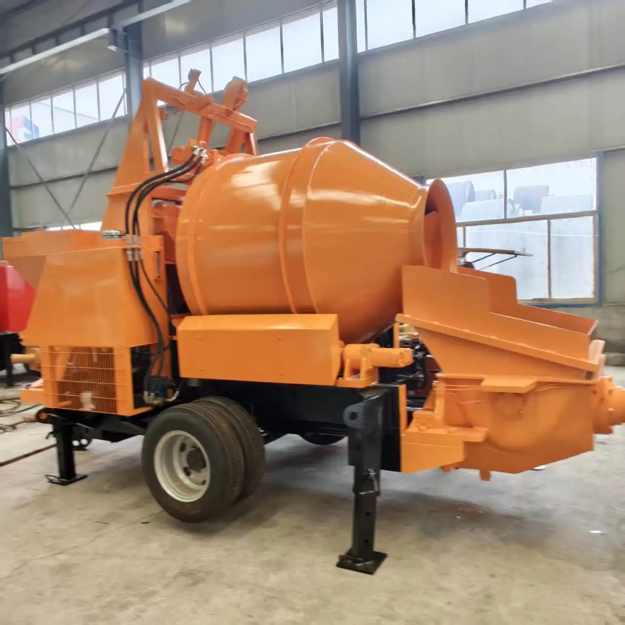 Diesel Concrete Mixer with Pump 10MPa Pressure 85kW Yuchai Engine 720L Feeding Hopper Max 500m Horizontal