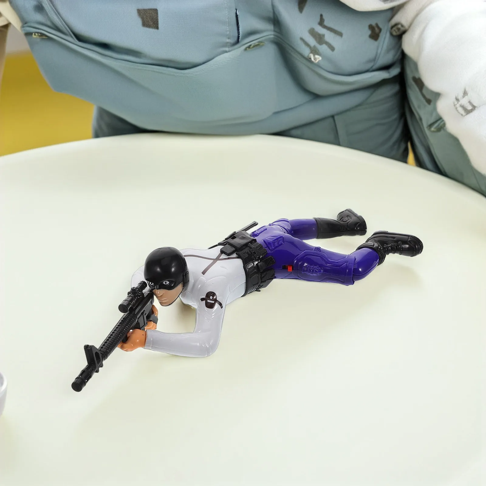 

Электрический ползающий солдат: реалистичная фигурка, имитация, детский игровой набор, портативный, простой в управлении, многофункциональный, ходячий, стреляющий