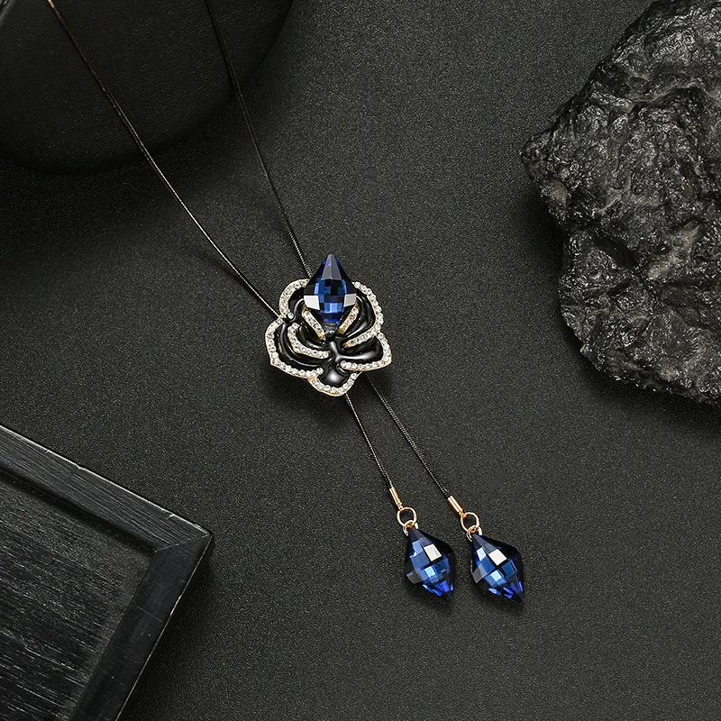Women Camellia Flower Pendant Necklaces 2024 Elegant Long Sweater Chain Decorative Crystal Necklace Pendant