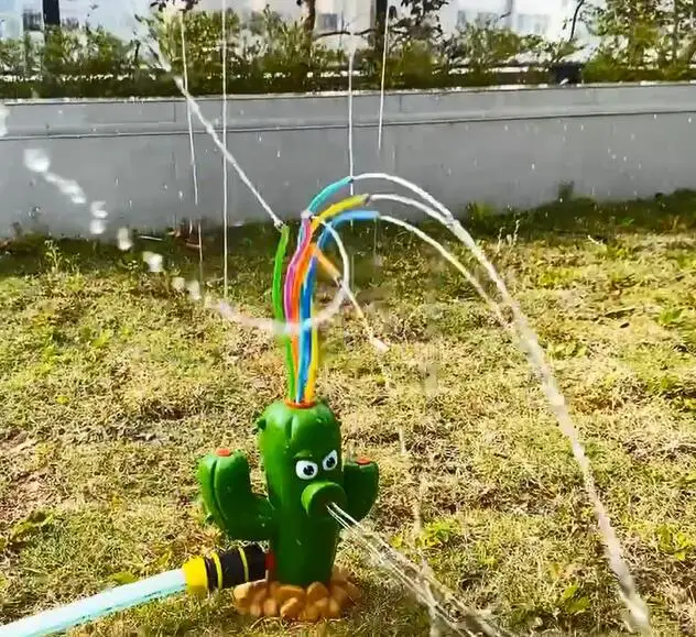 Cactus Sprinkler Outdoor Water Spray Toy Backyard Garden Water Toys Summer Yard Cartoon Splash Sprinkler Baby Bath Toy for Kids