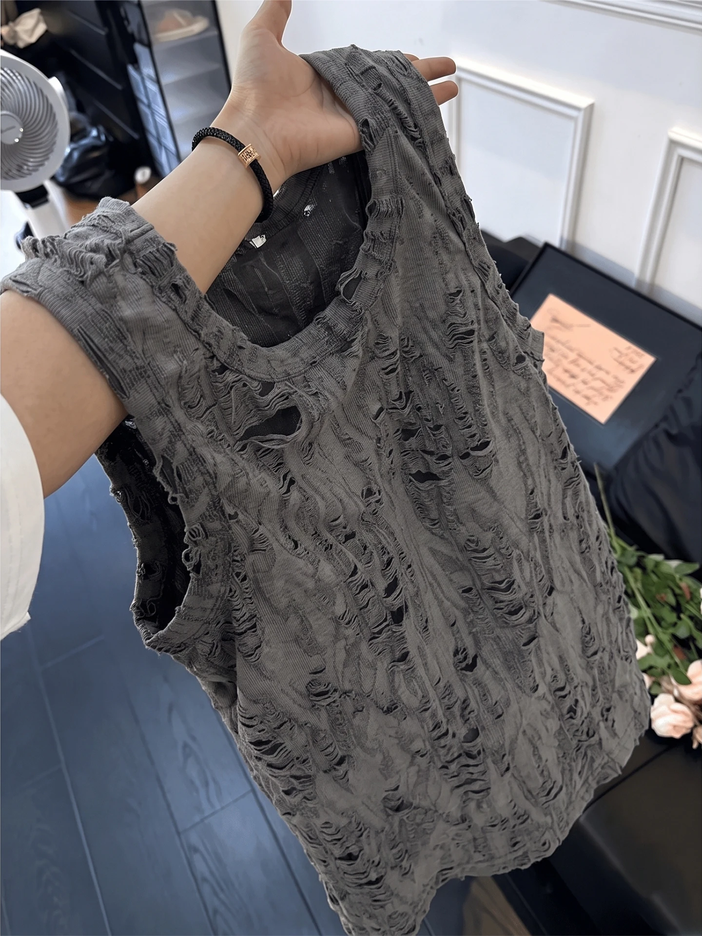 Retro American Hole Backless Tank Top Men Summer Unique Design Sporty Sleeveless Loose Fit Shoulder Pad T-Shirt for Youth