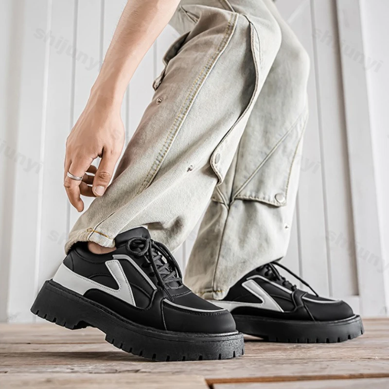 

Мужская обувь на платформе, весна-осень 2023, новая уличная нескользящая повседневная обувь, увеличивающая рост, модная винтажная обувь на плоской подошве с перекрестной завязкой