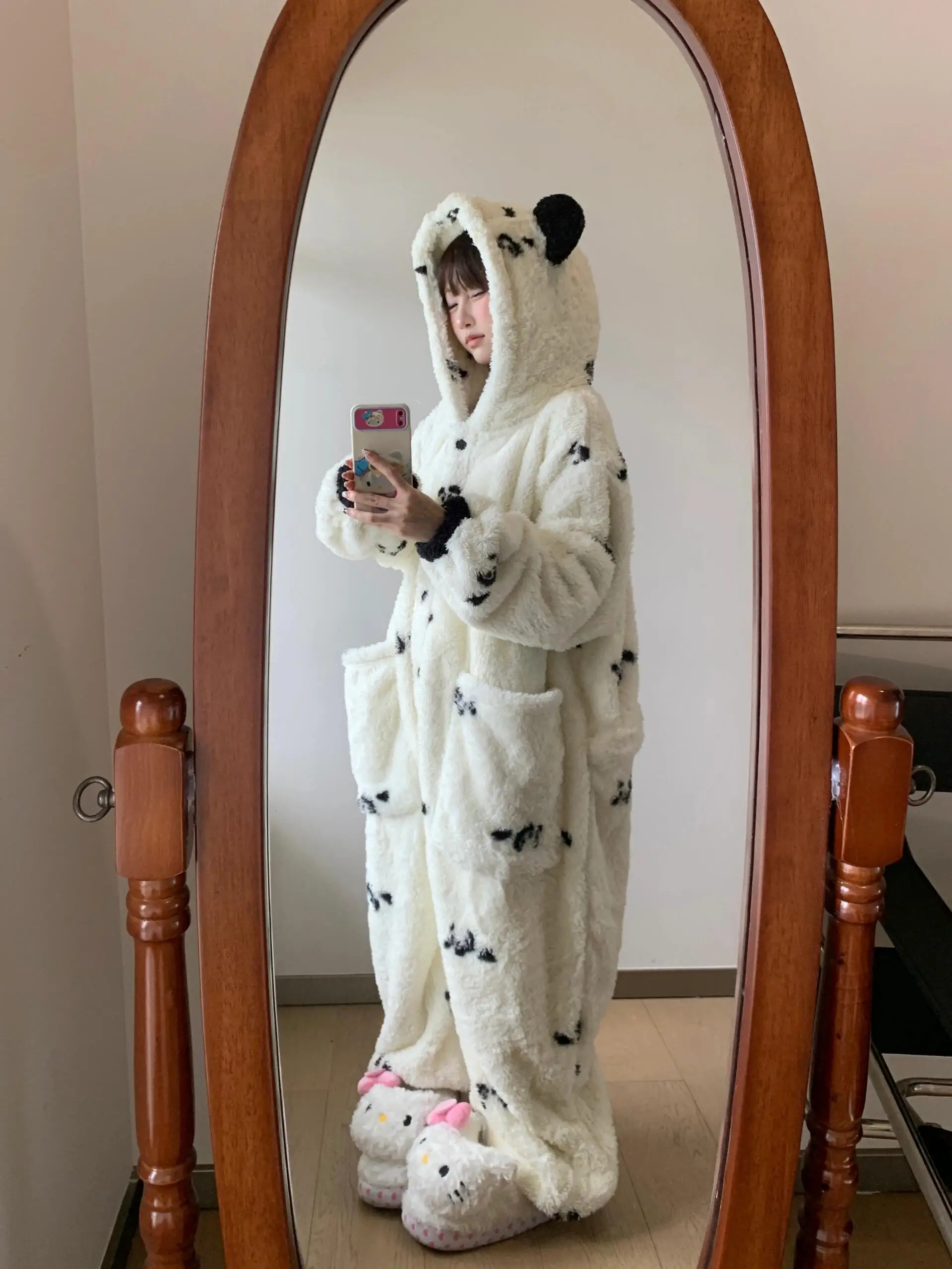 

Зимние пижамы Thiened Coral Fce, женские милые пижамы с мультяшным принтом, цельный костюм, длинная домашняя одежда с капюшоном све