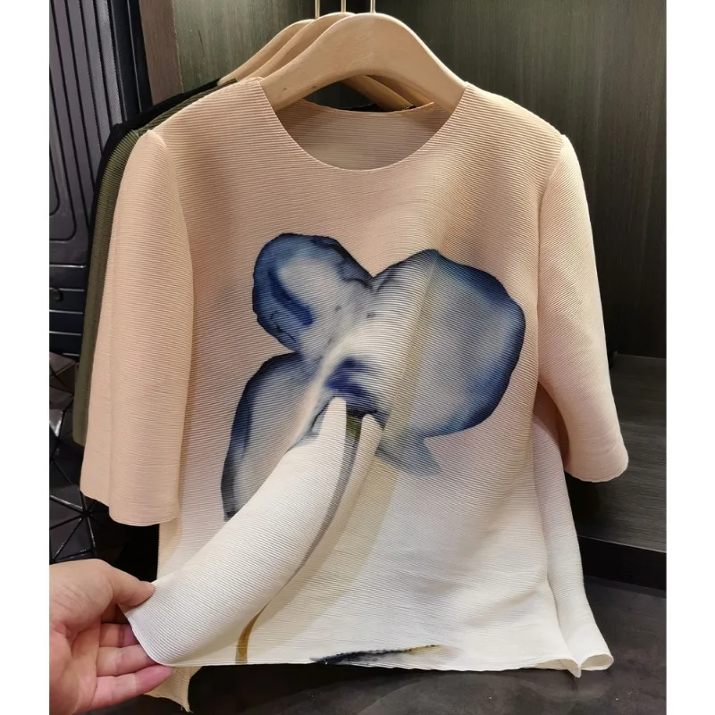 

Miyake New Loose Large Size Pleated Top Commuter Versatile Five-minute Sleeve T-shirt Female Summer Lotus Print Stretch Clothing