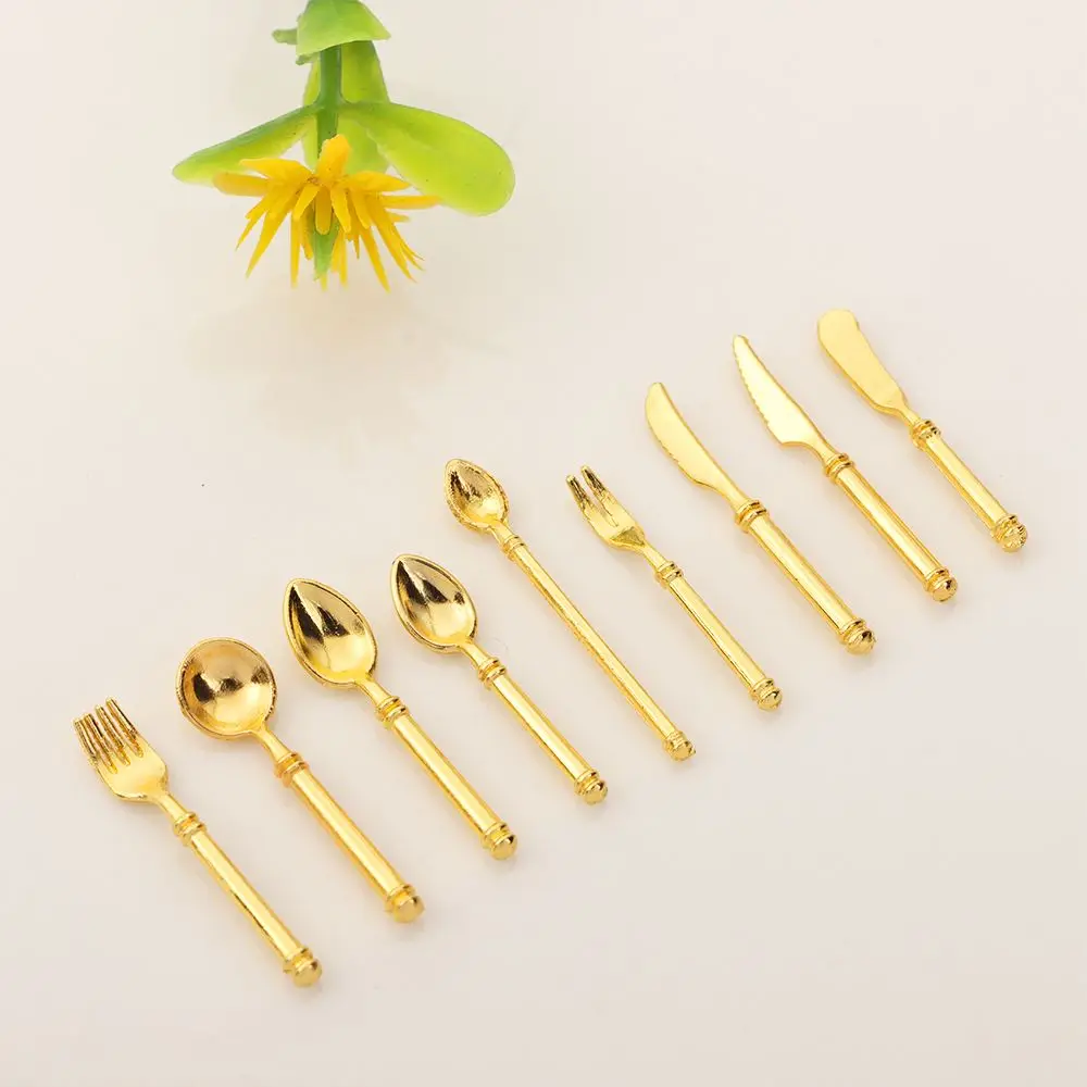 ชุดเครื่องครัวโลหะ 9 ชิ้น ขนาด 1:6/1:12 ประกอบด้วยส้อม มีด ช้อน ของเล่นจำลองขนาดเล็ก อุปกรณ์เสริมเครื่องครัวจิ๋ว