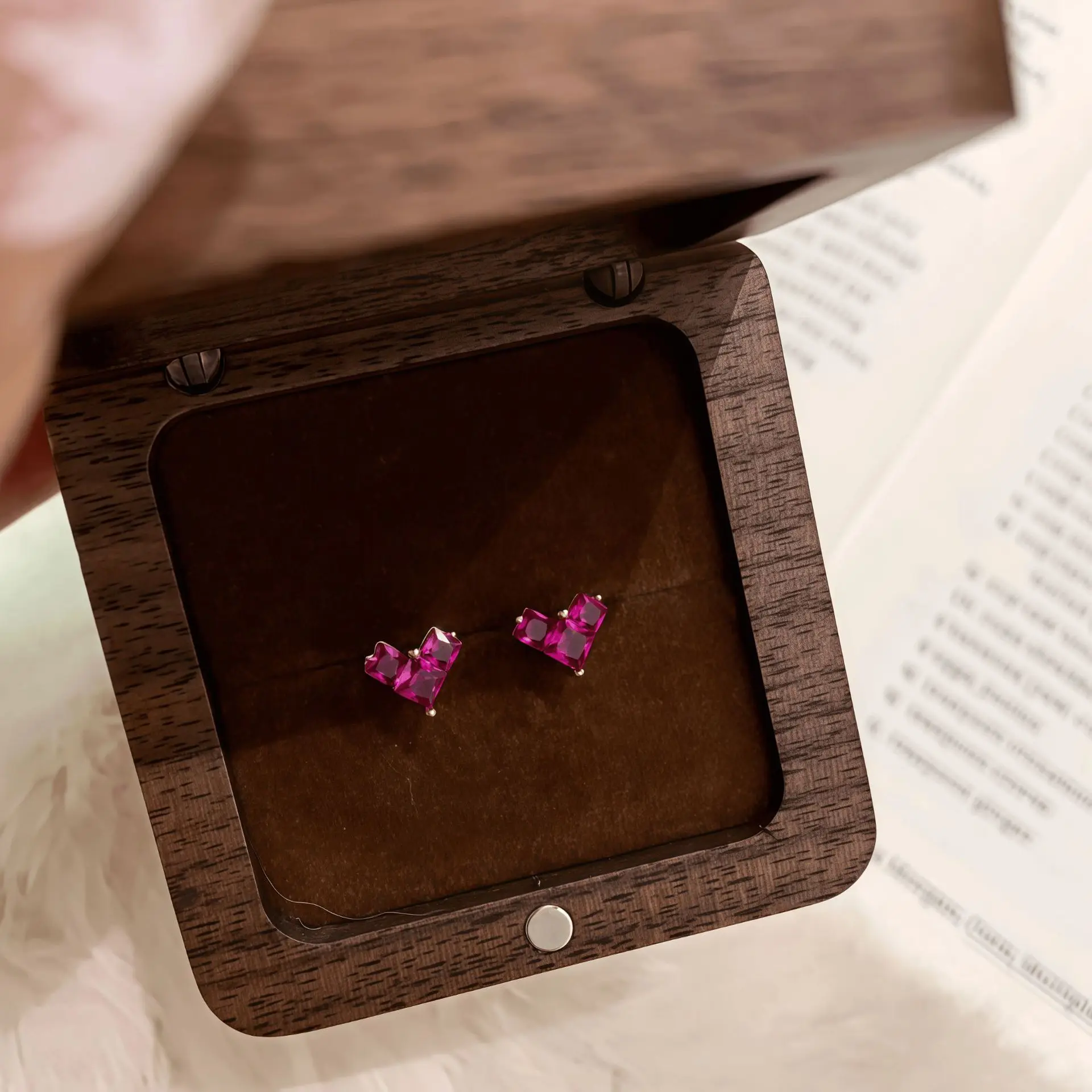 Niedliche Rosa CZ Herz-Ohrstecker, 925 Sterling Silber Vergoldete Herzförmige Zirkonia-Ohrringe, Feiner Schmuck für Damen