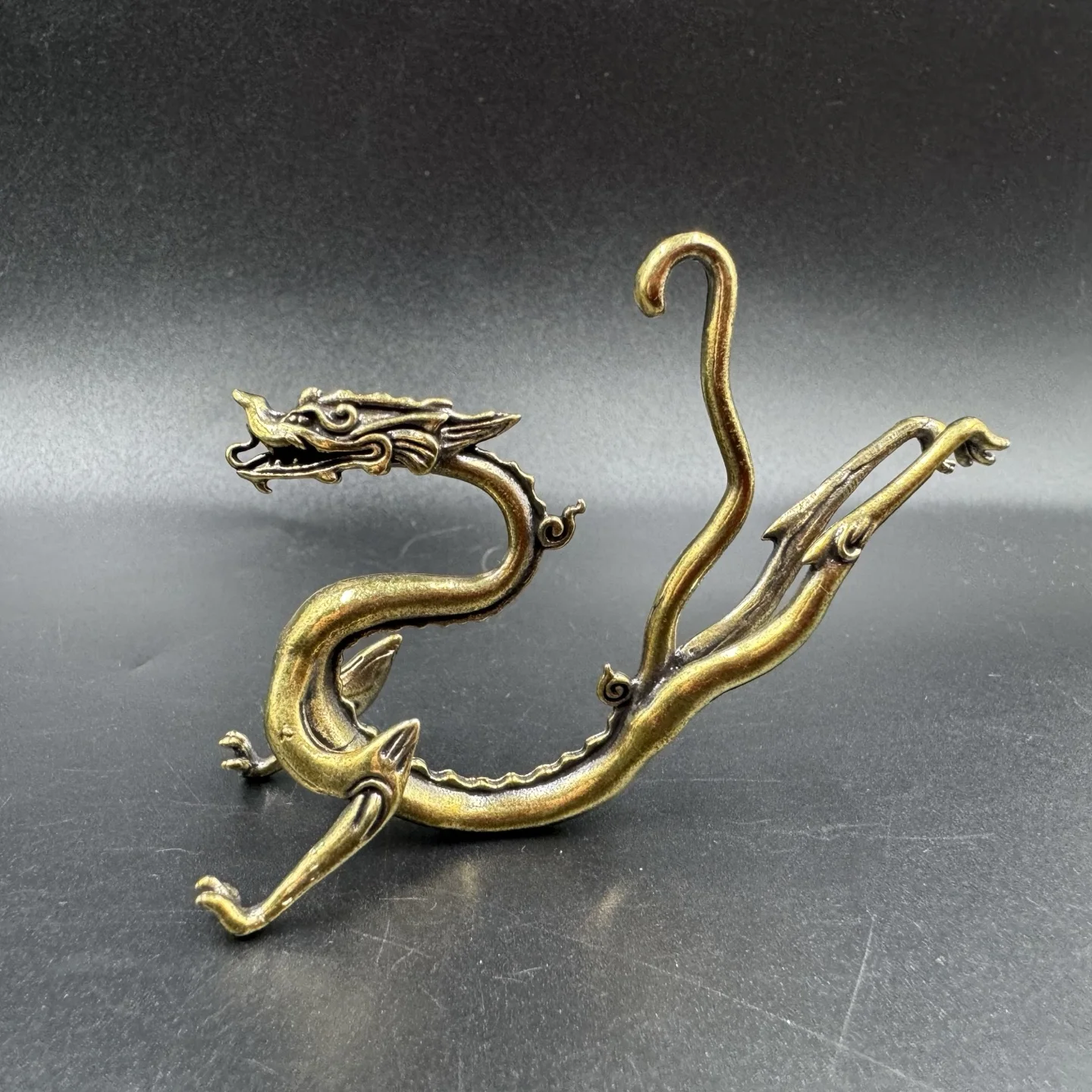 Chinese brass vintage do old dragon living room tabletop decoration Creative home decoration decoration key chain