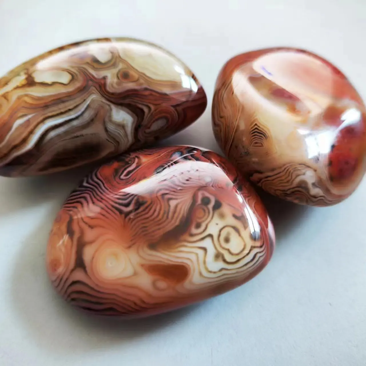 Natural Decor Stone Sardonyx Banded Agate Stone Madagascar Good Luck Raw Gemstone Body Heathy Specimen Beautiful Collection Gift