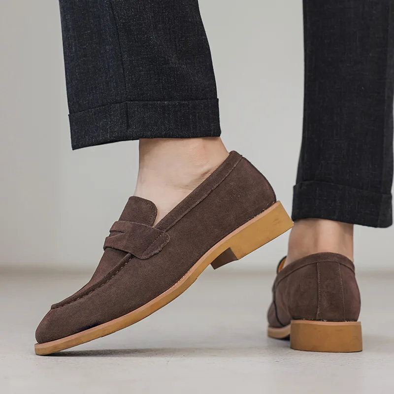 حذاء رجالي كاجوال جلد الغزال جلد طبيعي رجالي الانزلاق على ضوء مريح القيادة المتسكعون الأخفاف الرجال فستان حفلات الزفاف الأحذية