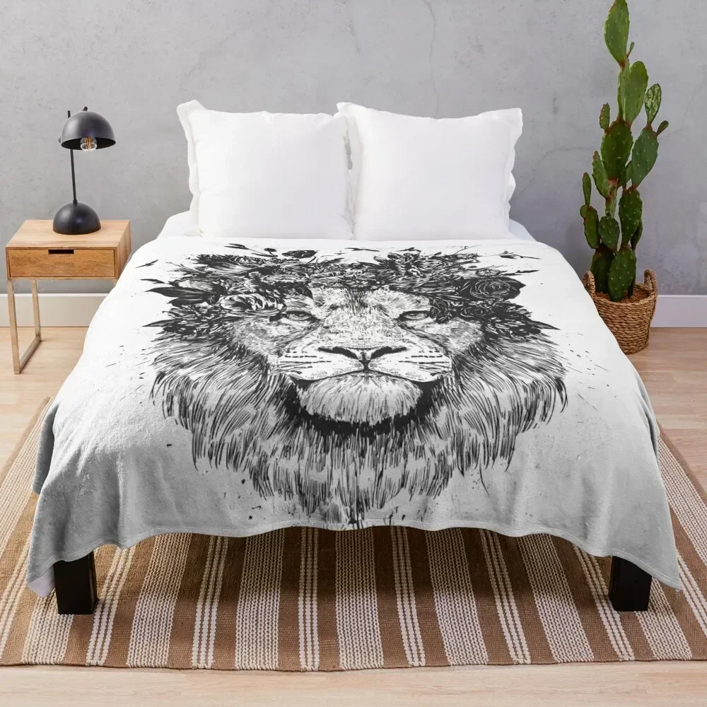 

Floral lion (bw) Throw Blanket
