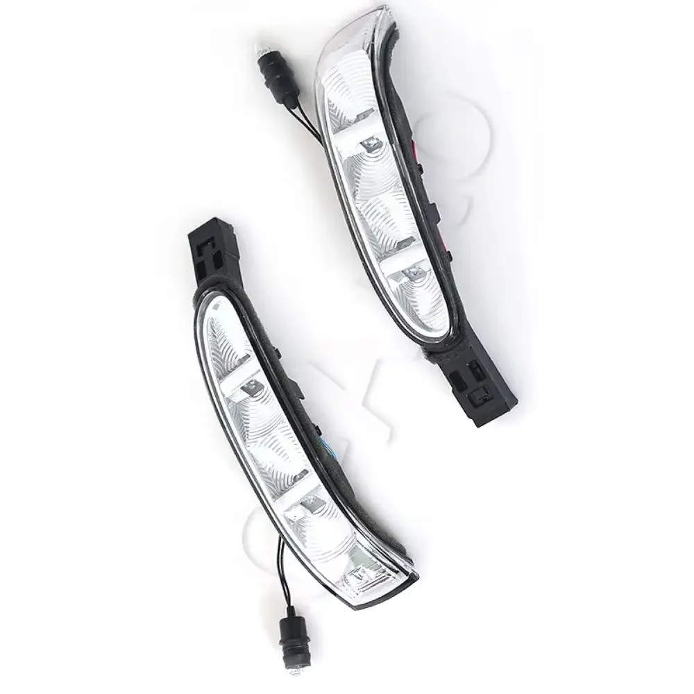 

Подходит для Mercedes Benz W164 X164 W164 ML GL300 R320 R350 R450 R500: левые и правые указатели поворота в зеркалах заднего вида.