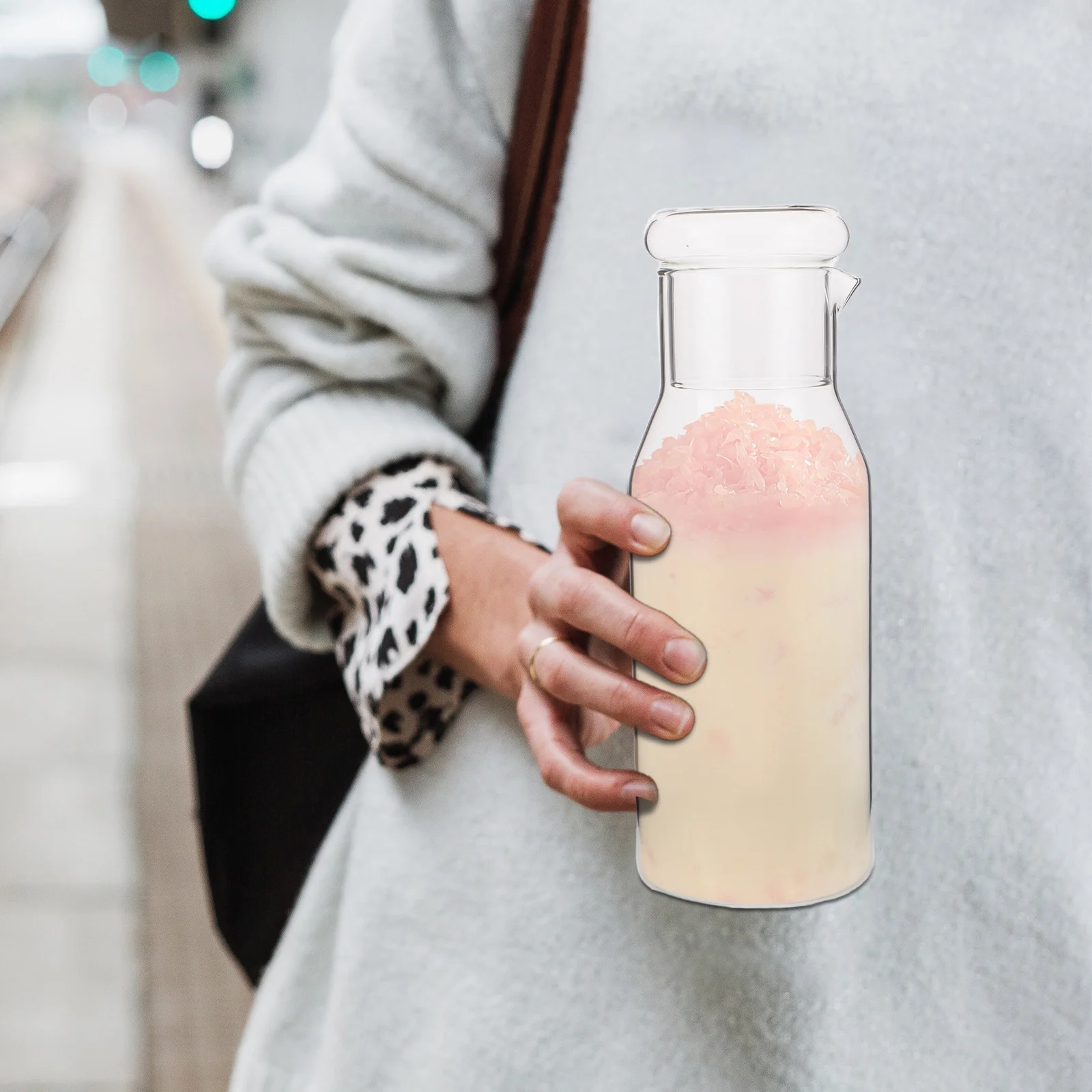 Krug für kalte Getränke aus Glas, minimalistisches Design, Krug für heiße und kalte Getränke für den Nachttisch in der Küche, klarer Wasserkaraffe, Saftbehälter