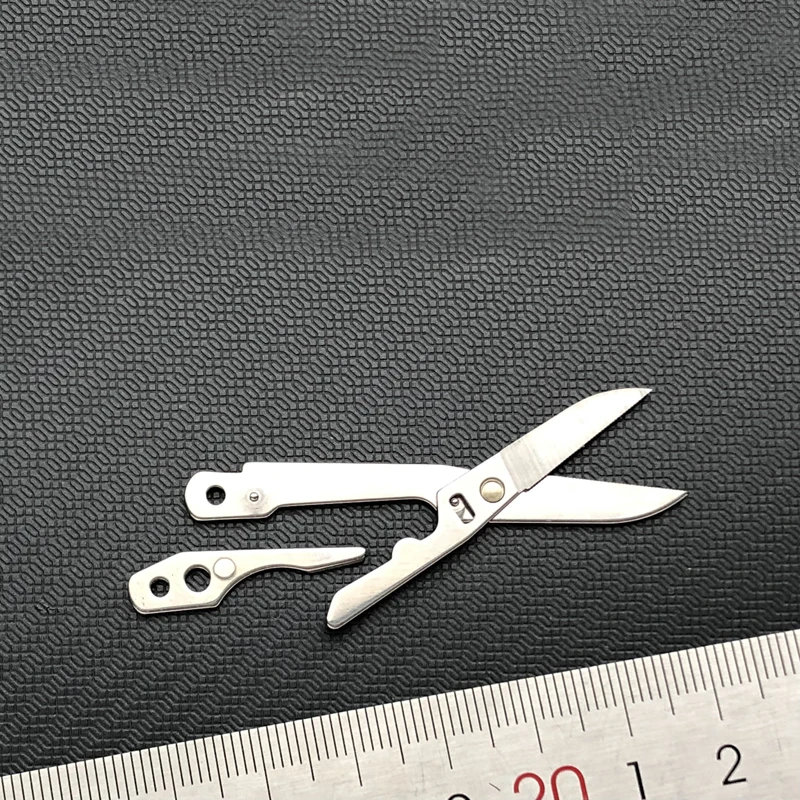 

1 комплект ножниц для гигиены Victorinox 65 мм Swiss Army 0,6463