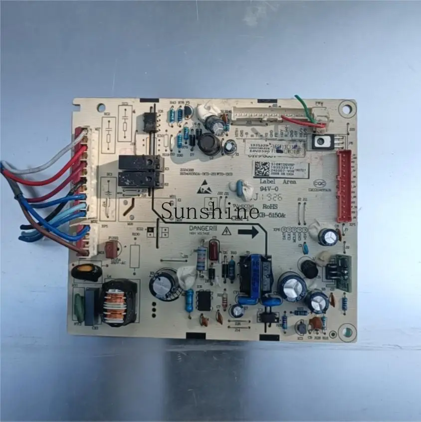 

518WTDGVBP 1935329 BCD is suitable for Hisense Rongsheng refrigerator frequency conversion board, simple