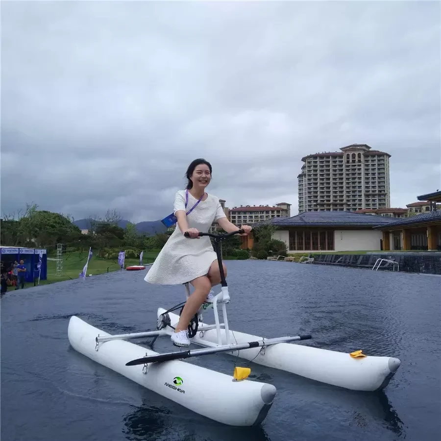 Guangzhou Factory Directly Supply Inflatable Floating Waterbick Pedal Bicycle Water Bick