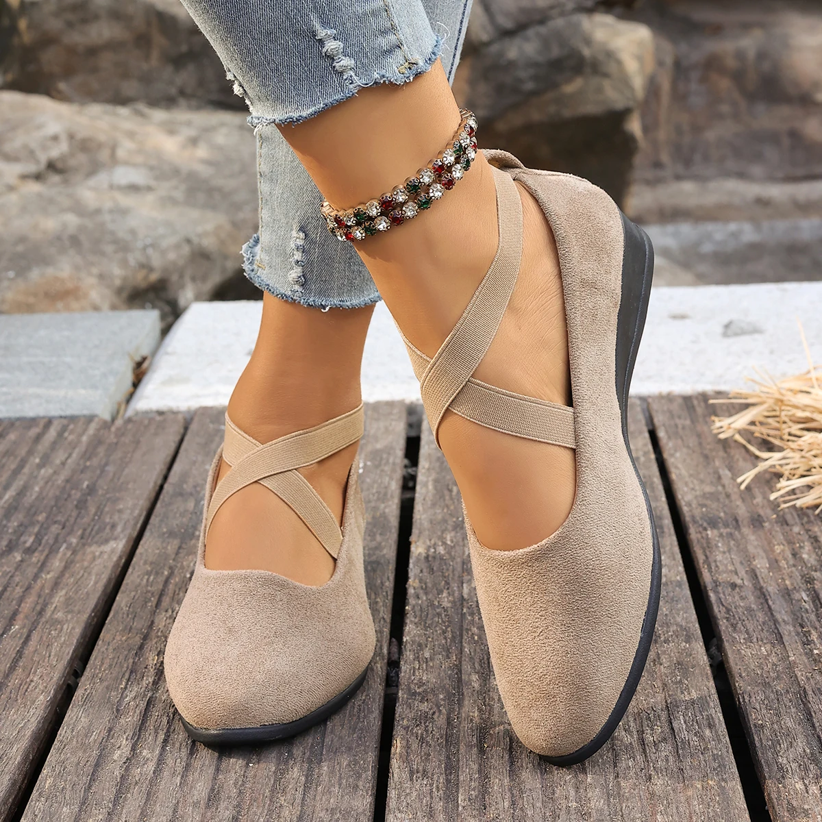 Bequeme Mary-Jane-Schuhe mit runder Zehenpartie und elastischem Kreuzriemen, leicht und vielseitig, ideal zum Gehen und für Einkaufskomfort