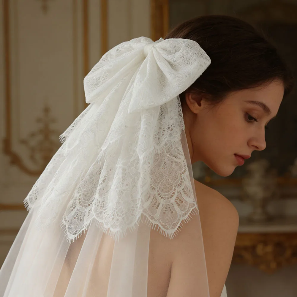 SLBRIDAL Zweischichtiger Spitzen-Schleier mit Schleife und Perlen, Brautschleier mit Kamm, Hochzeitsschleier, Brautkleid-Accessoire für Damen – Detail 5