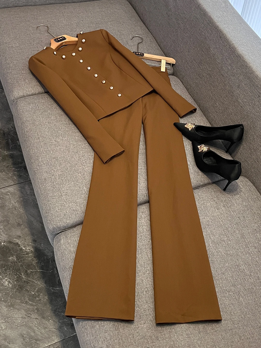 

Модный комплект из двух предметов: длинное пальто и короткая куртка с круглым вырезом и декоративными пуговицами, AX798, простой дизайн, весенняя коллекция