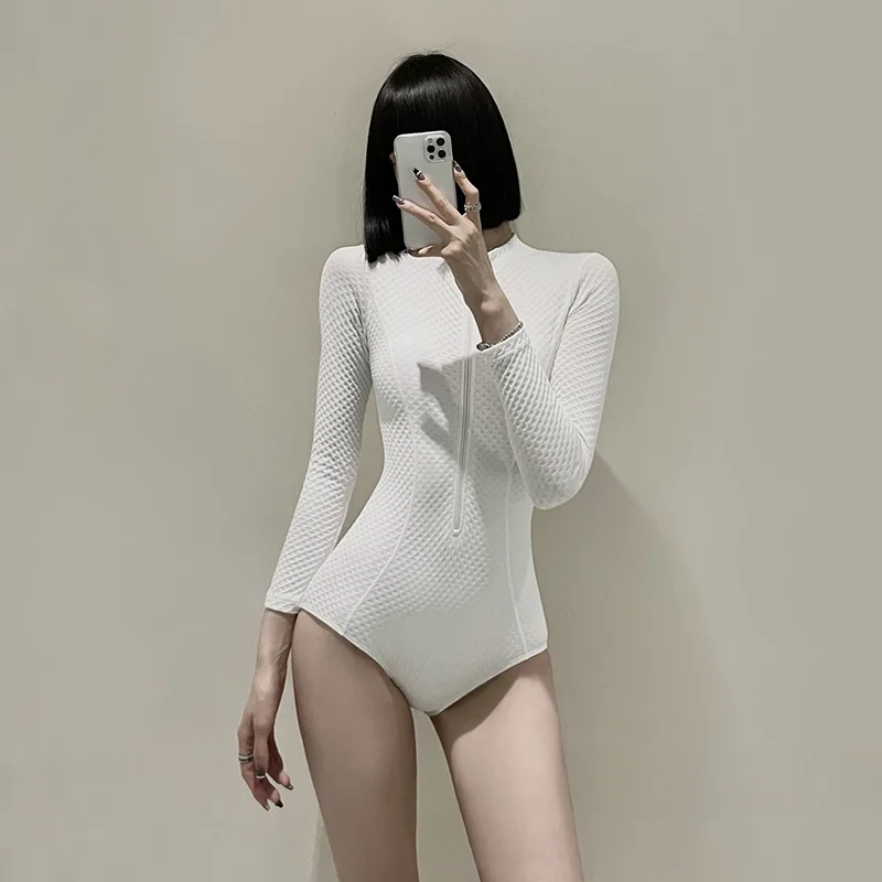 

Women's One-Piece Swimsuit 2024 New Faion Slimming Long Sve Sun Protection Thermal Spa Suitable Casual Swimwear