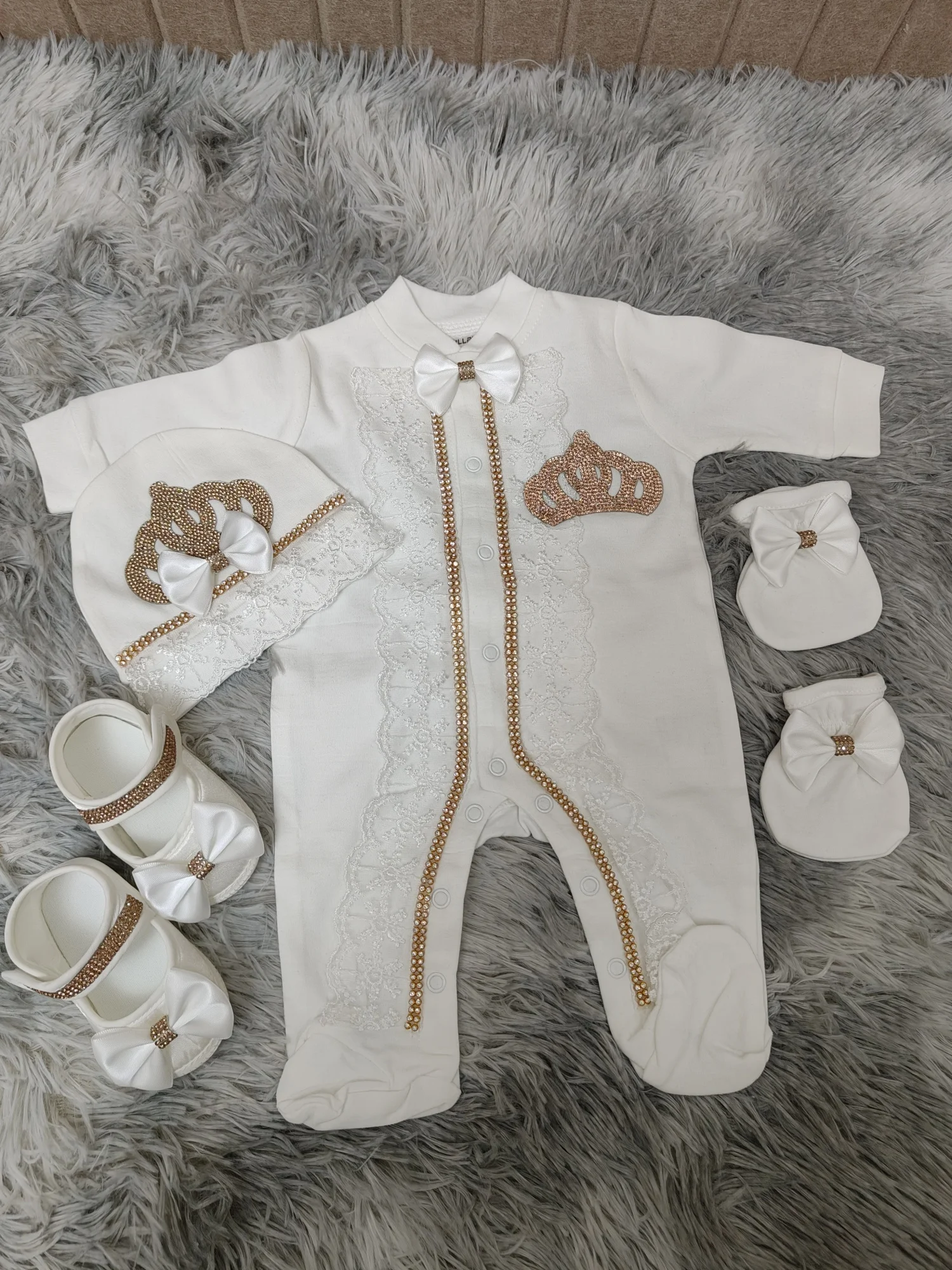 

Luxury Princess Baby Girl Romper 0-9 Months 4Pcs Pure White Champagne Gold Pearl Rhinestone Crown Satin Bow Boutique Gift