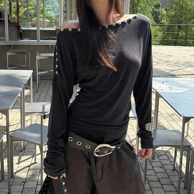 

Футболка с открытыми плечами и пуговицами с волнистой ракушкой, элегантная эластичная осенняя футболка с длинными рукавами для женщин, однотонный повседневный свободный топ обычного кроя