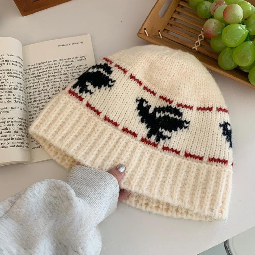 

Cute Warm Jacquard Knitted Hat Printed Wool Snowflake Beanies Cute Retro Printing Knit Cap Autumn