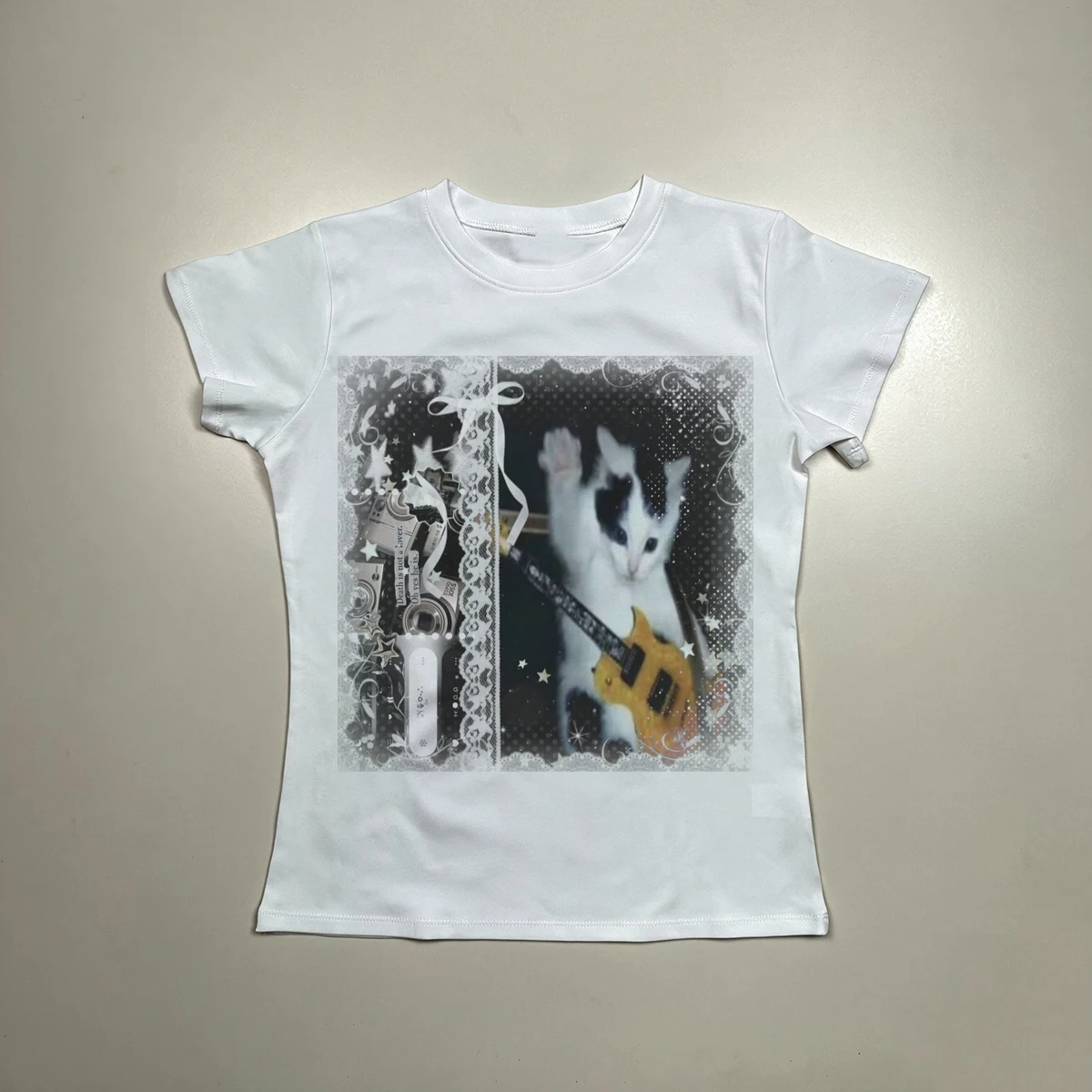 Women Y2K Vintage Cat Guitar Lace Collage Print Long Sleeve T‑Shirt Grunge Aesthetic Star Camera Graphic Tee Slim Fit Crop Stree
