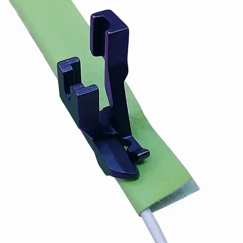 Industrial Sewing Machine Synchronous Car Presser Foot Bag Leather Rope Plastic Bone Strip with Half Pinhole Back