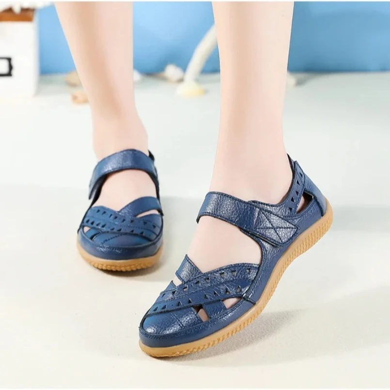 

2025 г., женские белые туфли из натуральной кожи для мам, сандалии на плоской подошве, лоферы, летние крутые пляжные туфли больших размеров