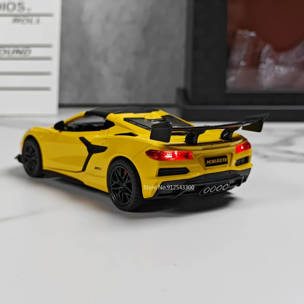 1:32 Scale C8 ZR1X C2 Model Toy Car Metal Diecast Doors Opened Supercar Rear Wheel Pull Back Models Toys Exquisite Gifts view 6