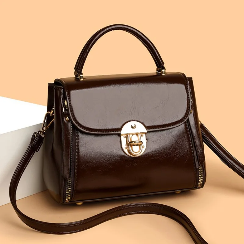 

Modish Women's Crossbody-Bag Made Of Zinnia-Patterned Leather Boasting Trendy Austria Famous Lasting Spacious Look