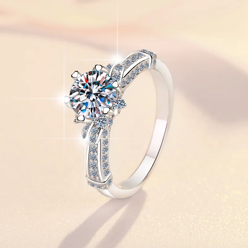 Mini surrounding stones highlight core 1ct moissanite for women’s Ice Queen bouquet ring along smooth PT950 platinum borders