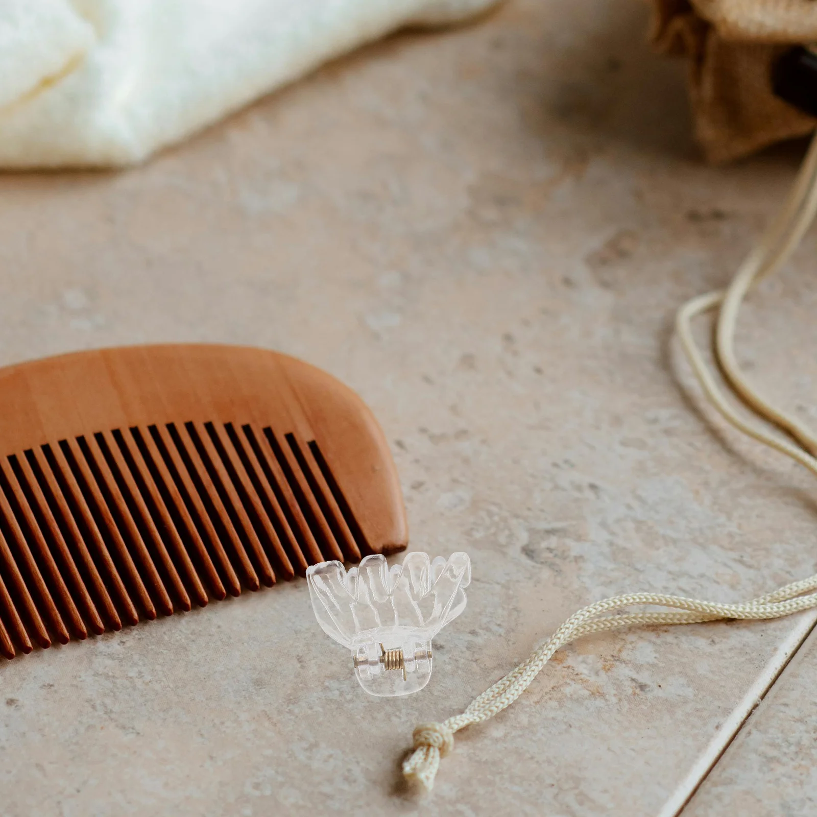 

24 pcs Little Octopus Clips Transparent Plastic Hair Accessories For Women Strong Hold Smooth Teeth Design For Thick Thin