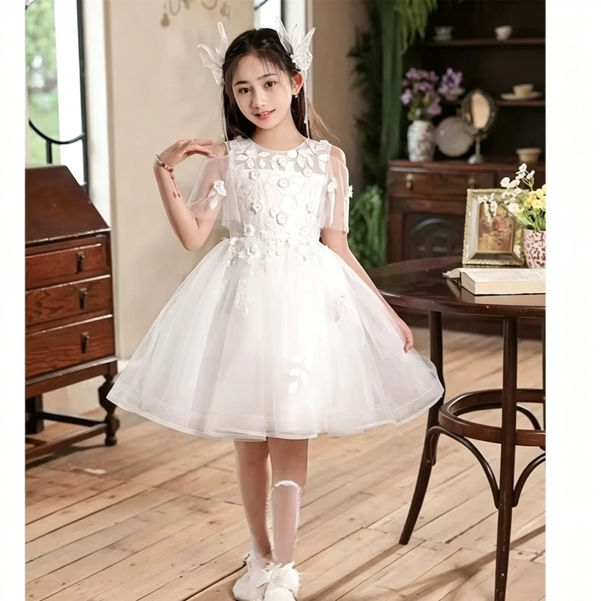 Customized White Flower Girl Dress For Wedding Appliques Short Sleeve Knee Length Elegant Kids Birthday First Communion Gown