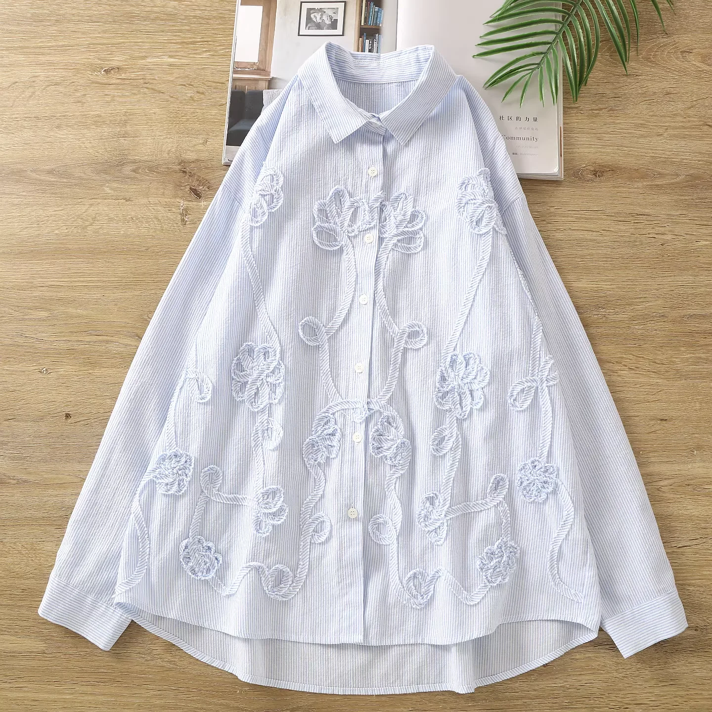 

Хлопковая повседневная женская одежда в художественном стиле, синие, розовые полосатые рубашки и блузки с 3D цветочной вышивкой для женщин, женская одежда