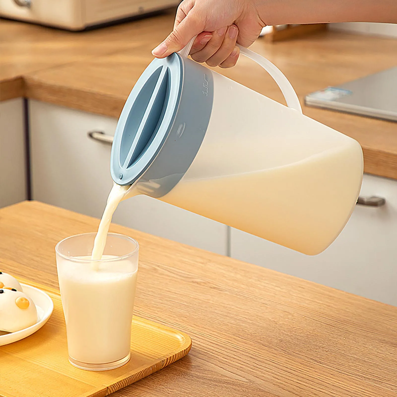 

Thicken PP Portable Heat-resistant Water Pitchers 1.5L/2L Large Capacity Cold Water Kettle for Household Refrigerator Juice Jugs