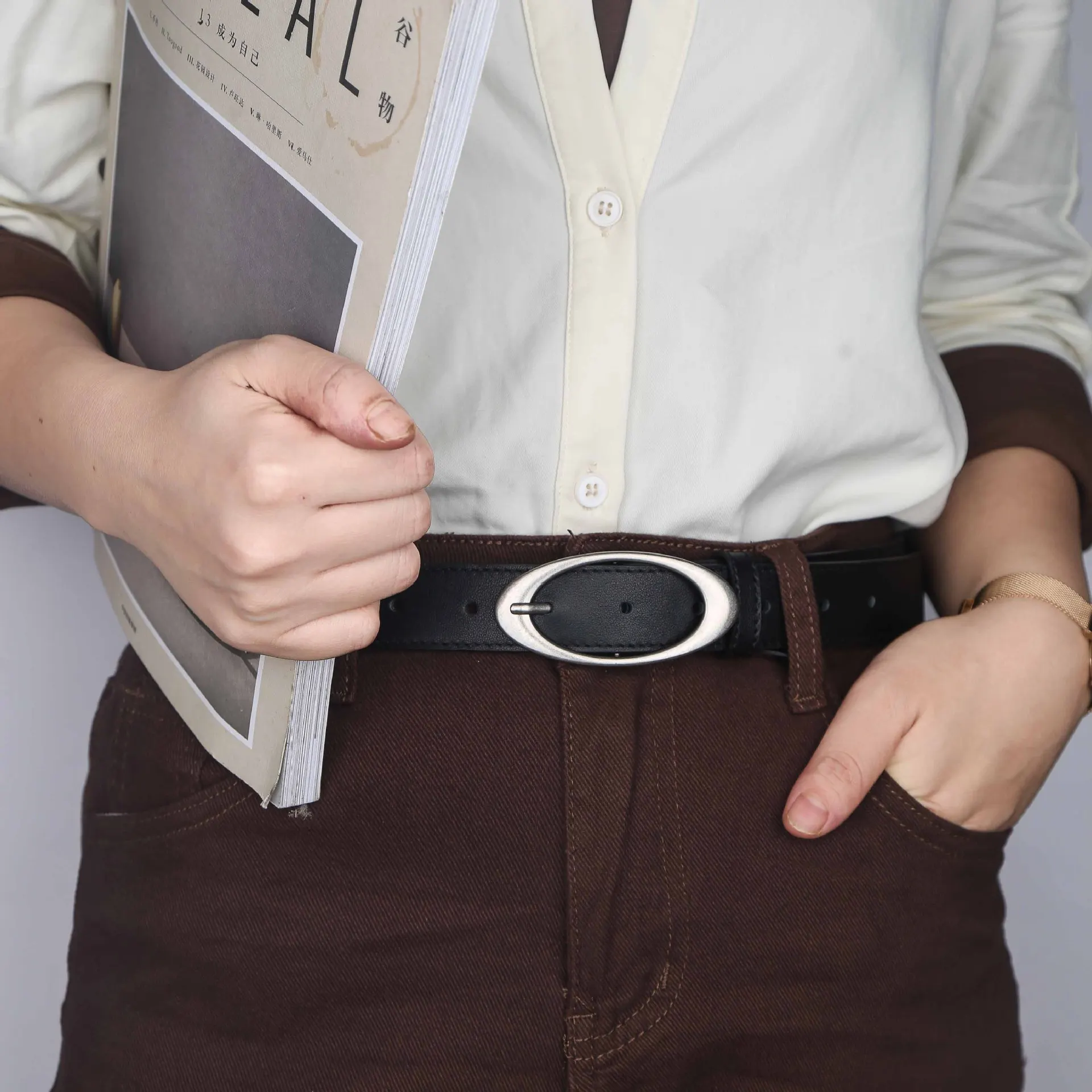 

Новый женский модный тонкий ремень из натуральной кожи с овальной серебряной пряжкой, дизайнерские ремни для повседневного джинсового пальто, аксессуар для одежды, пояс