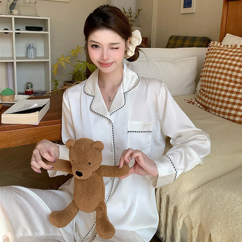 طقم بيجامات مكون من قطعتين من الحرير الجليدي لخريف وشتاء 2025 بنمط الماس الأبيض عالي الجودة بأكمام طويلة ملابس نوم ملابس منزلية #3