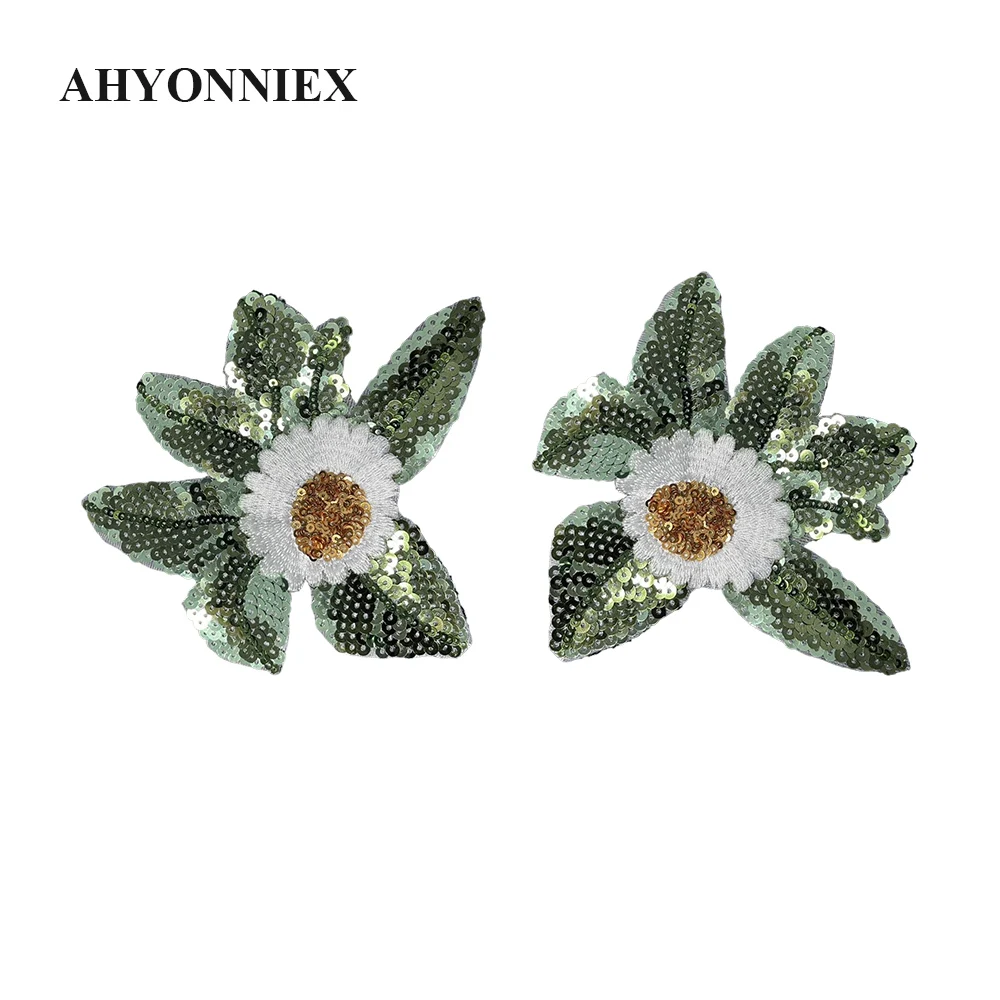 AHYONNIEX 1 Piece Green Sequins Daisies Flowers Patches Embroidered Applique for Clothing Sew On Patch for Clothes