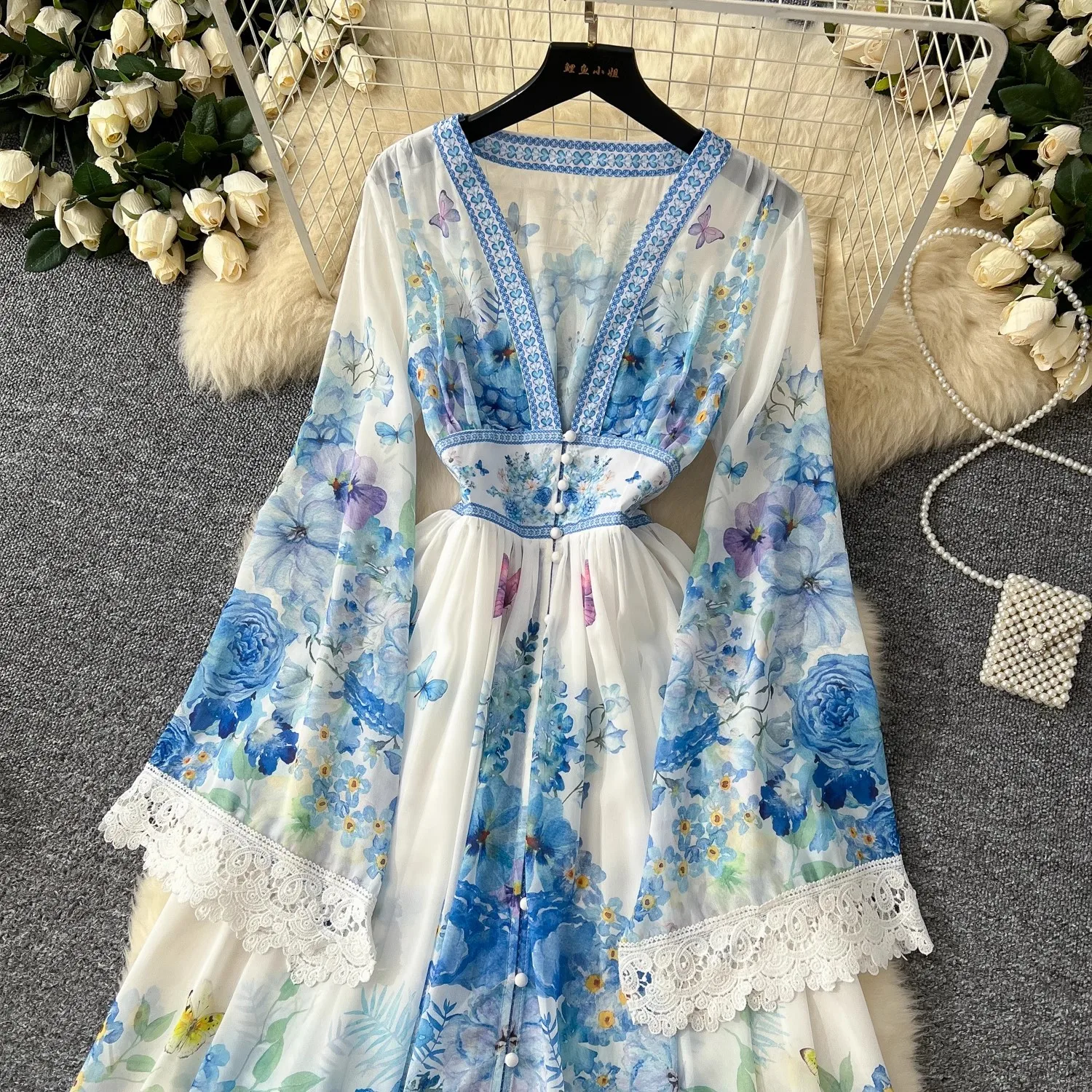 Moda damska sukienka